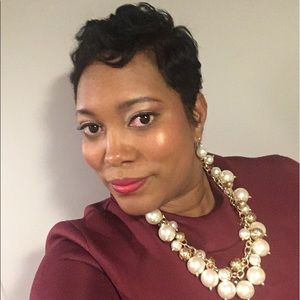 Meet your Posher, Dionne